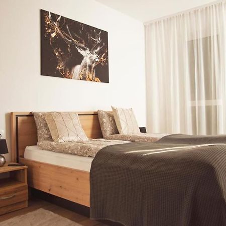 5 Dream Apartment 5 Cu Parcare Privata Oradea Exterior foto