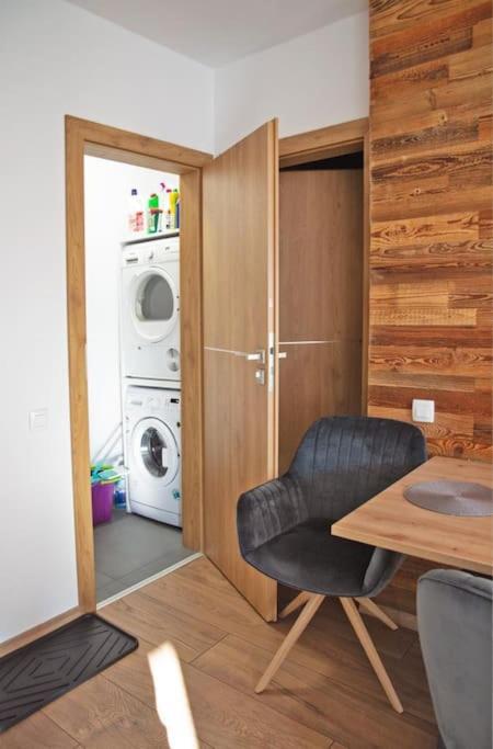 5 Dream Apartment 5 Cu Parcare Privata Oradea Exterior foto