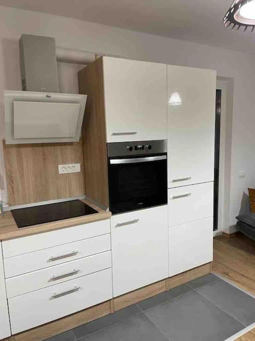 5 Dream Apartment 5 Cu Parcare Privata Oradea Exterior foto